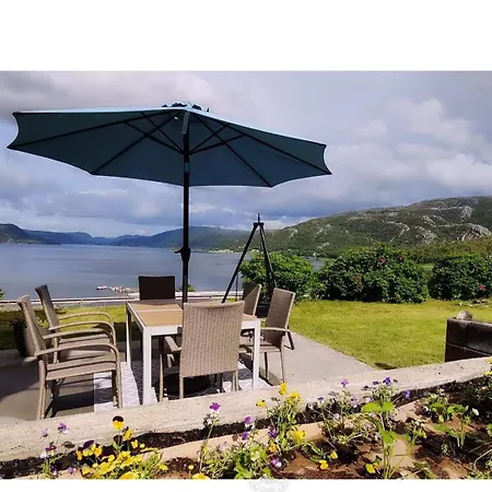 Solbakken Holiday home *